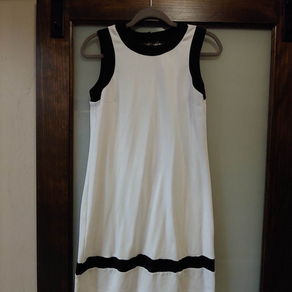 New York & Co Colorblock Shift Dress